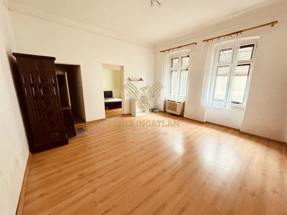 Kiváló lehetőség Vác történelmi belvárosában közel a Duna-parthoz!