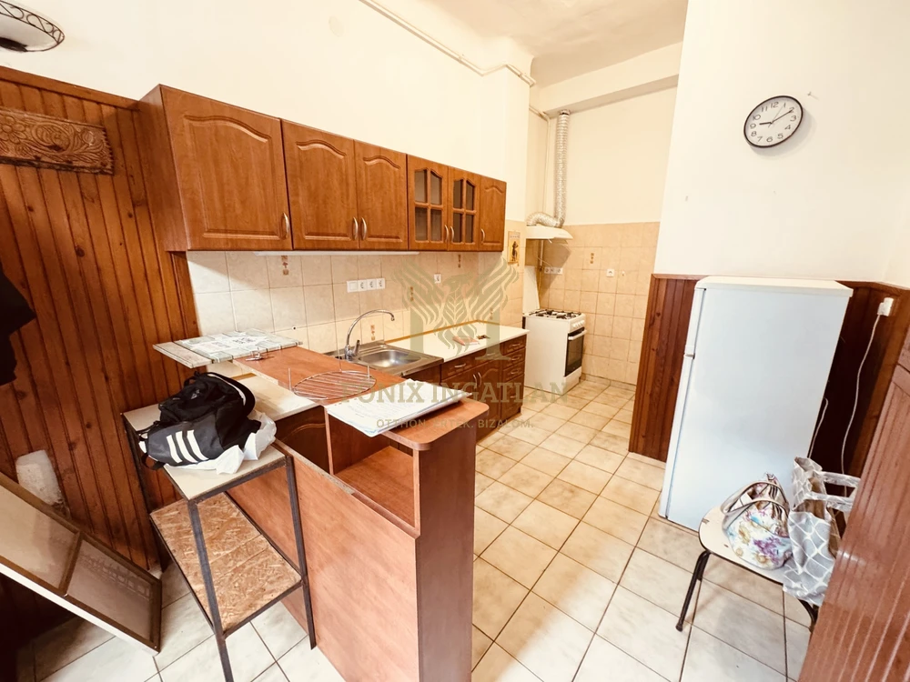 Kiváló lehetőség Vác történelmi belvárosában közel a Duna-parthoz!