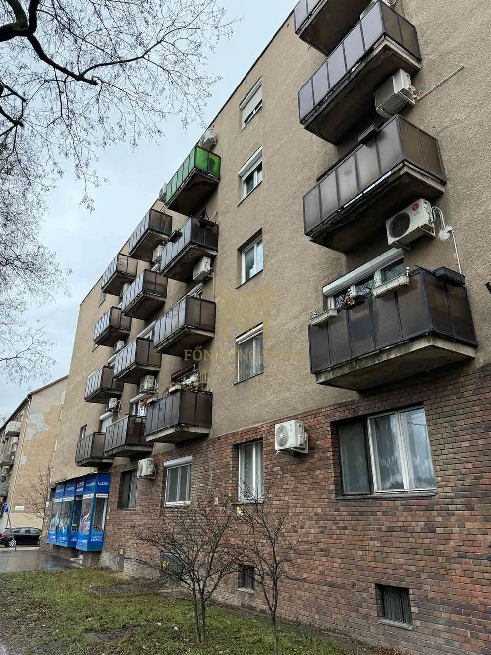 Zseniális lokációval lakás eladó a Fehérvári úton