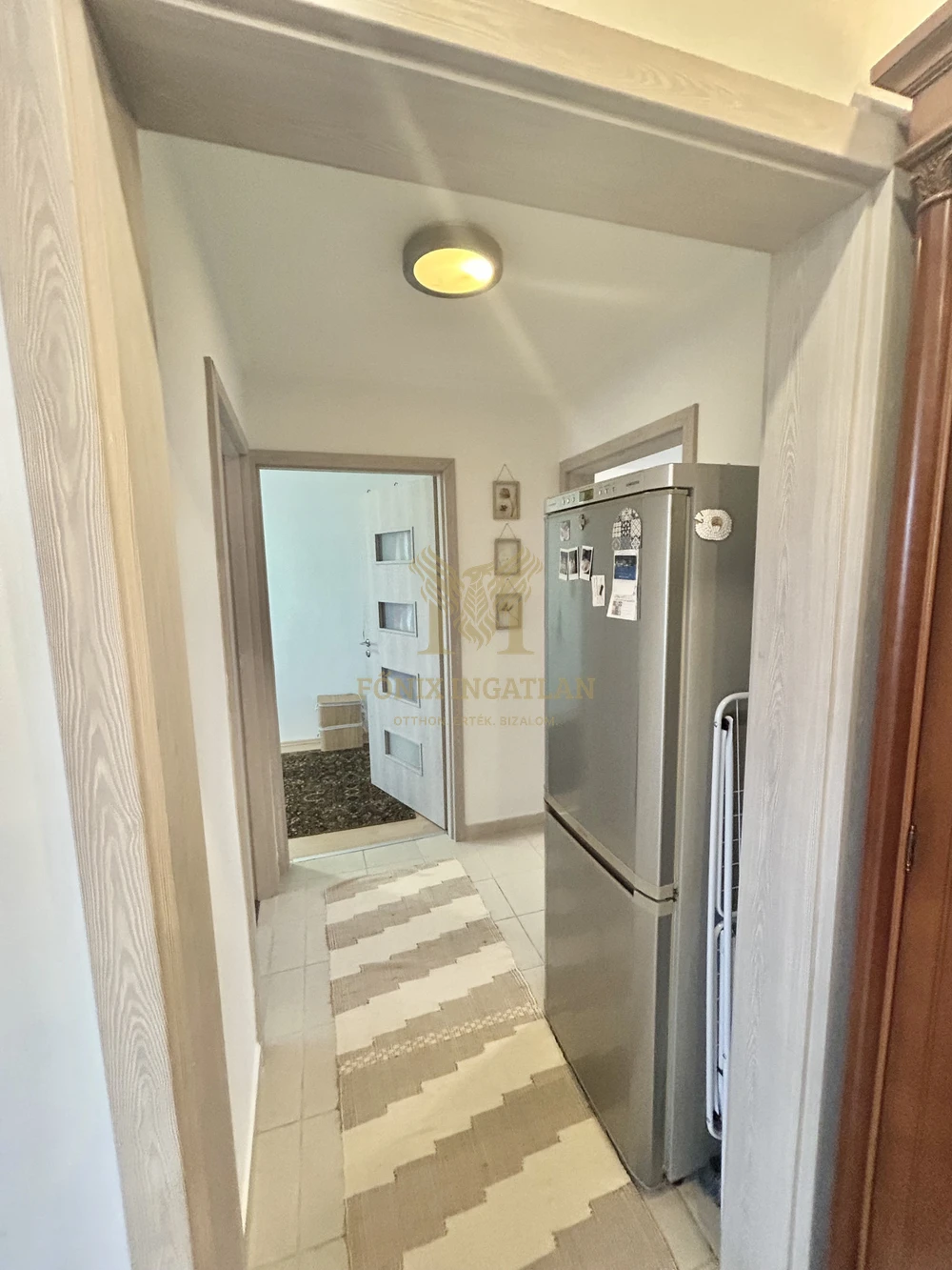 Mindenhez közel, mégis csendes – felújított 2 + ½ szobás lakás Gödöllőn!