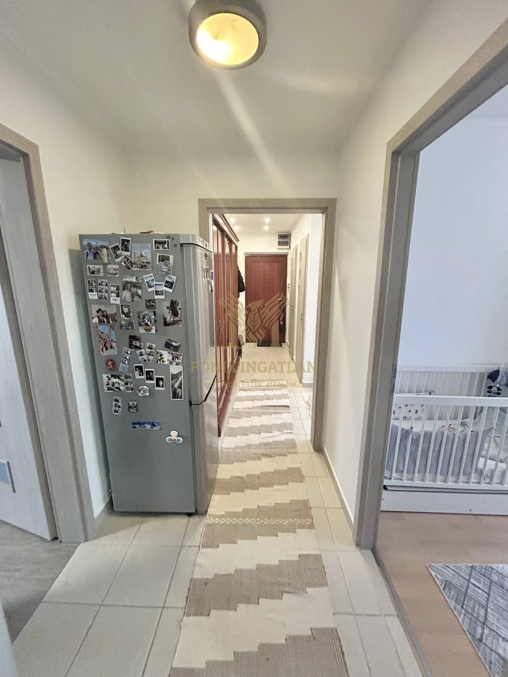 Mindenhez közel, mégis csendes – felújított 2 + ½ szobás lakás Gödöllőn!