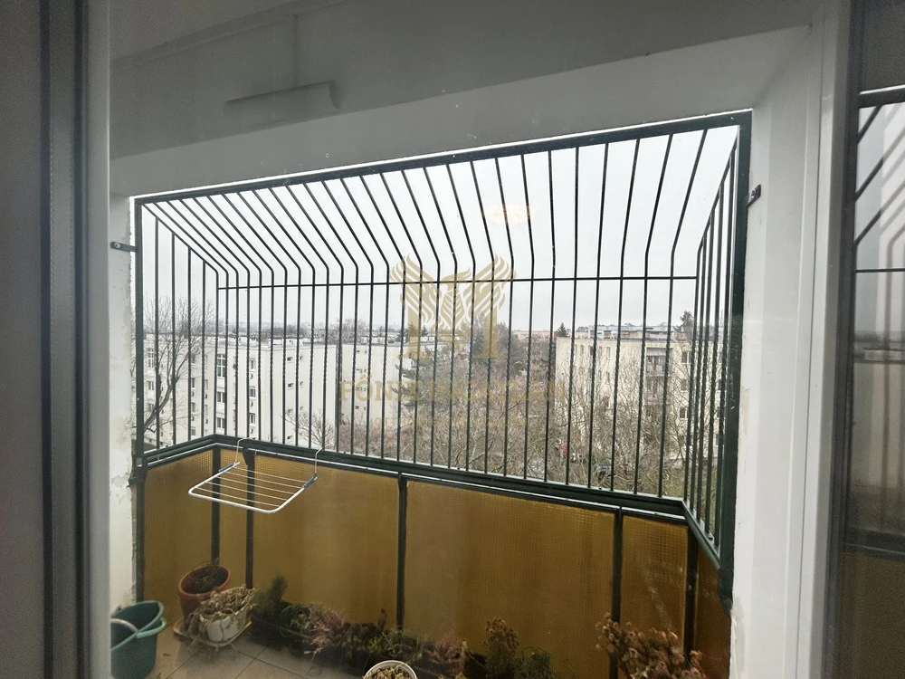 Mindenhez közel, mégis csendes – felújított 2 + ½ szobás lakás Gödöllőn!