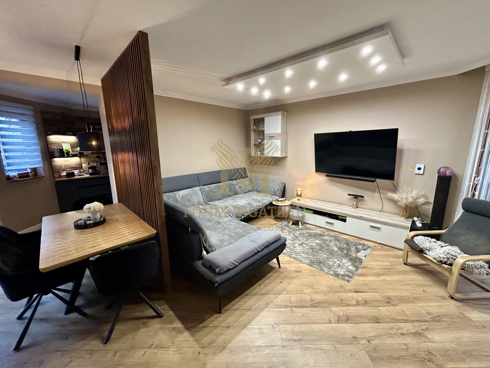 Tágas, kétszintes, 2024-ben felújított családi sorház Kaposváron