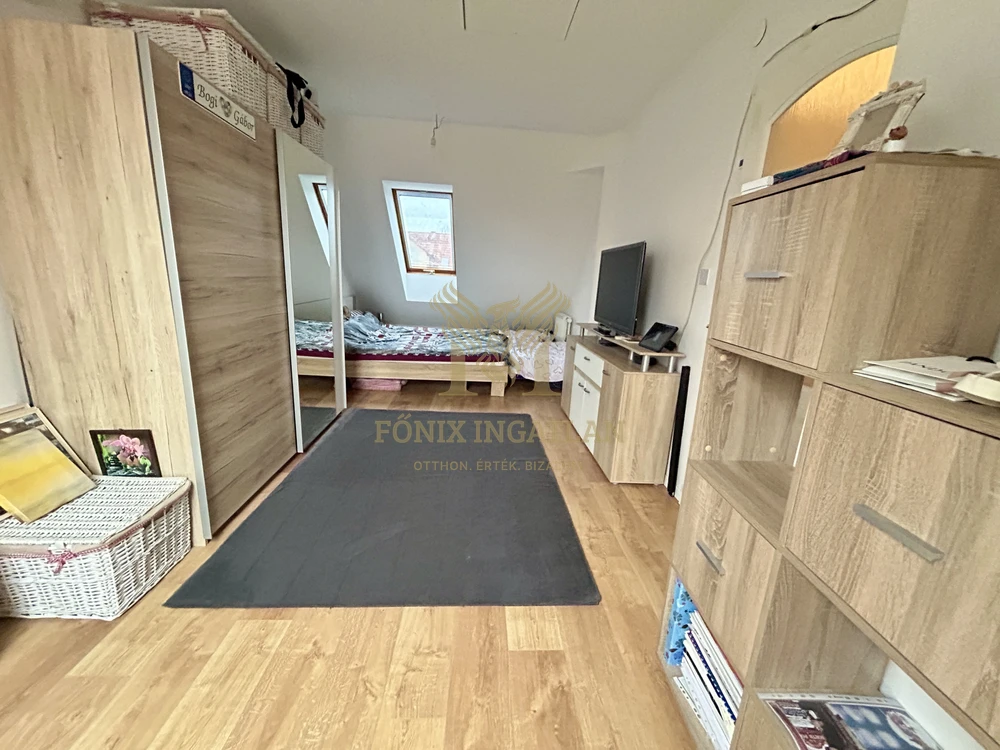 Tágas, kétszintes, 2024-ben felújított családi sorház Kaposváron