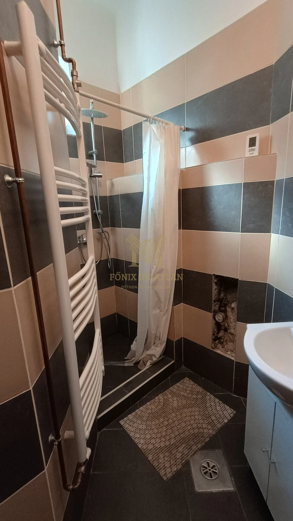 KÜLÖNLEGESSÉG  a IV. kerületben: az Attila utcában