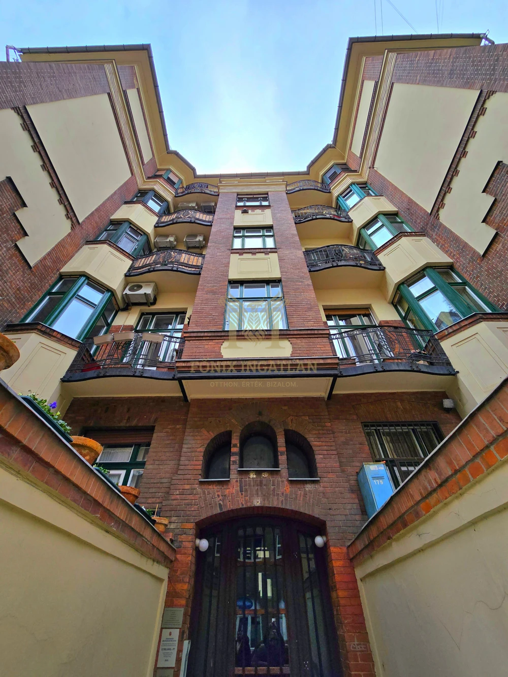 XIII. kerület Hegedűs Gyula utcai felújítandó lakás eladó!