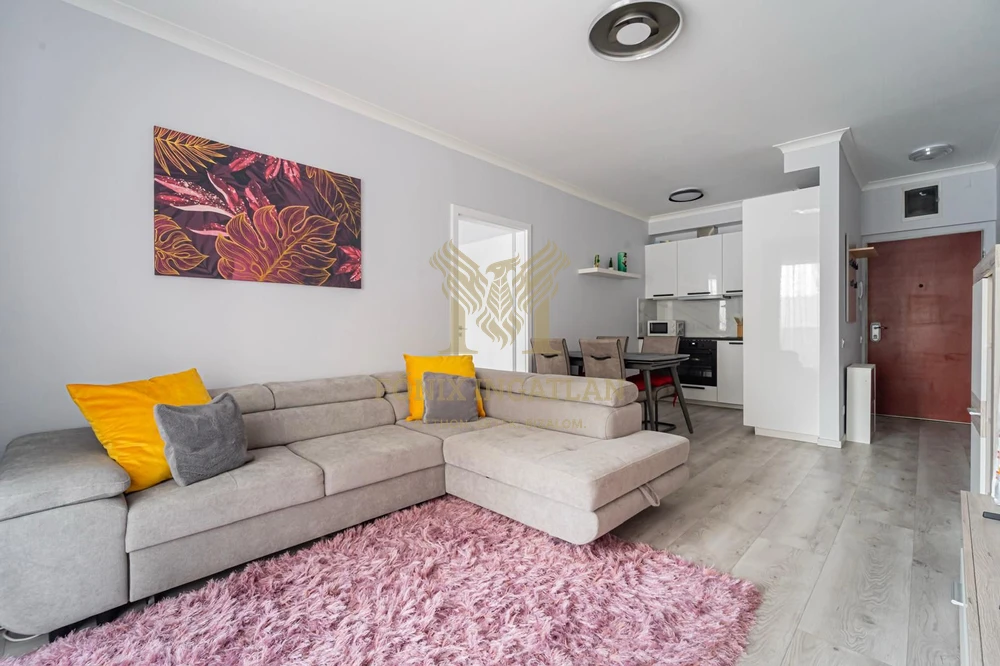 Marina-part közelében újszerű, erkélyes, 3 szobás lakás teremgarázs lehetőséggel