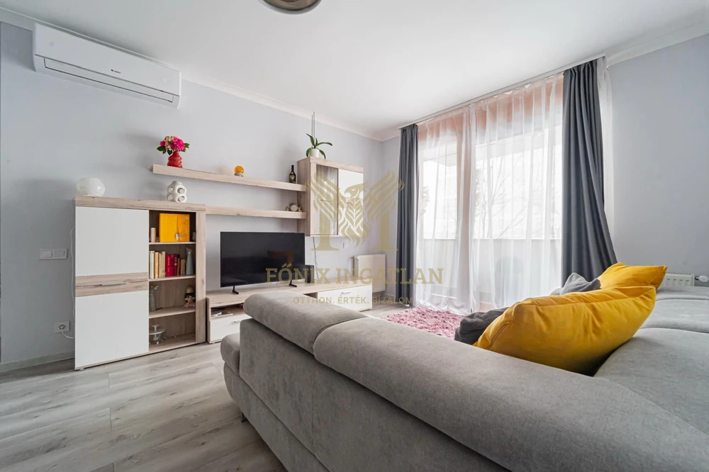 Marina-part közelében újszerű, erkélyes, 3 szobás lakás teremgarázs lehetőséggel