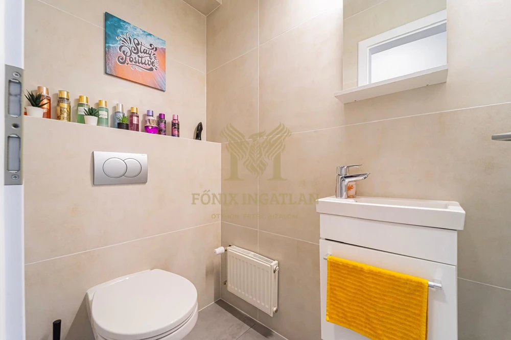 Marina-part közelében újszerű, erkélyes, 3 szobás lakás teremgarázs lehetőséggel