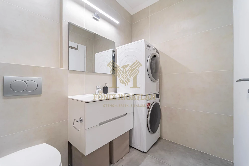 Marina-part közelében újszerű, erkélyes, 3 szobás lakás teremgarázs lehetőséggel