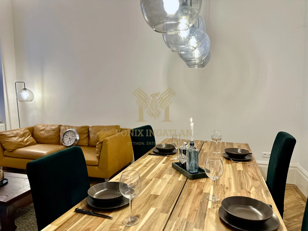 Eladó ELEGÁNS POLGÁRI lakás az ANDRÁSSY úton, UNESCO világörökségi helyszínen!