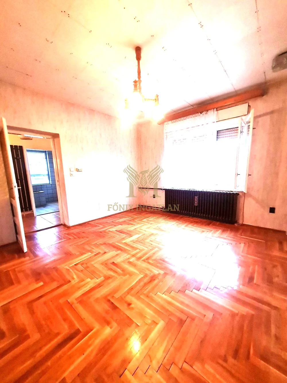 Azonnal költözhető , tehermentes , kertvárosi családi ház jó közlekedéssel