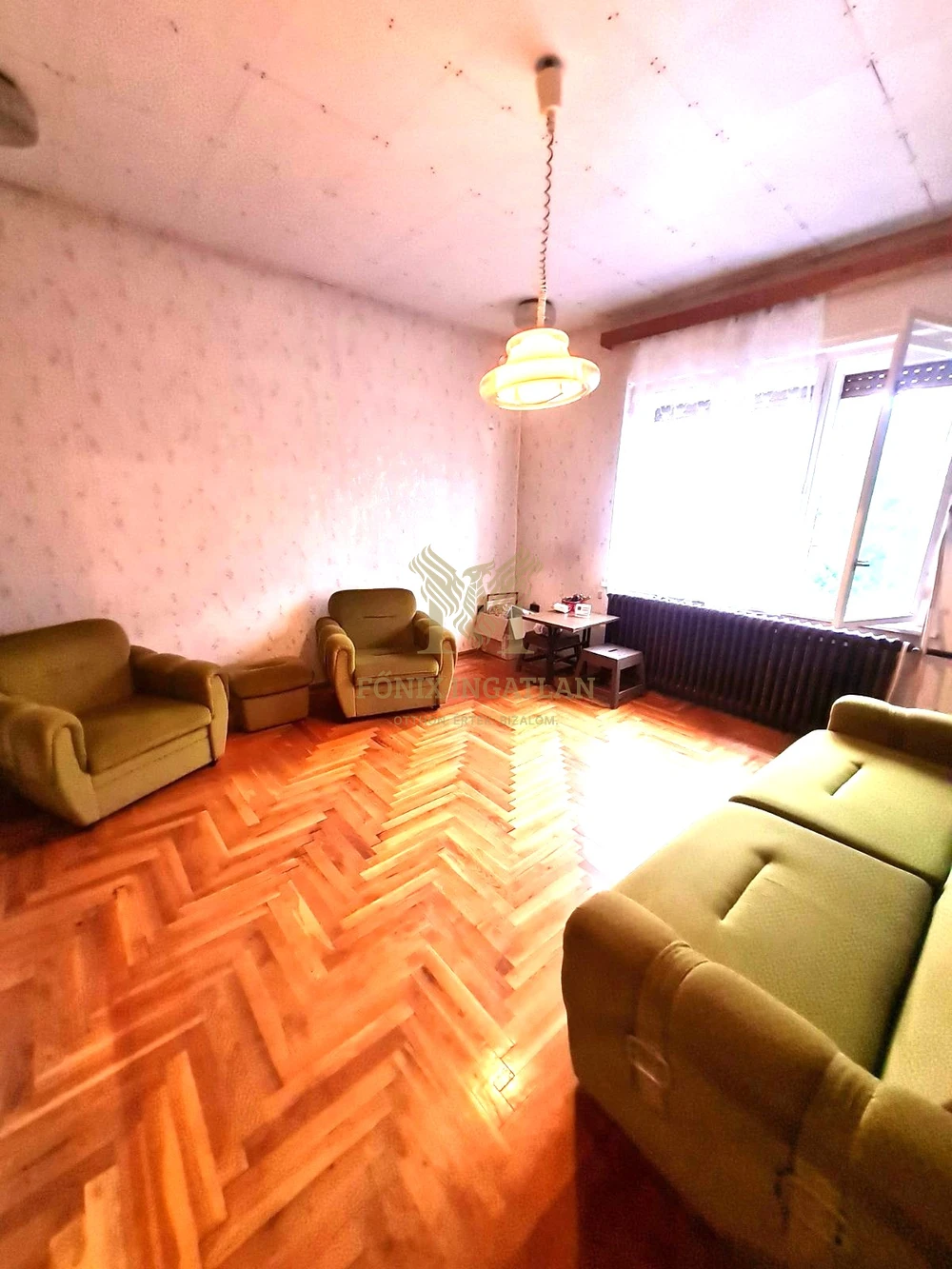 Azonnal költözhető , tehermentes , kertvárosi családi ház jó közlekedéssel