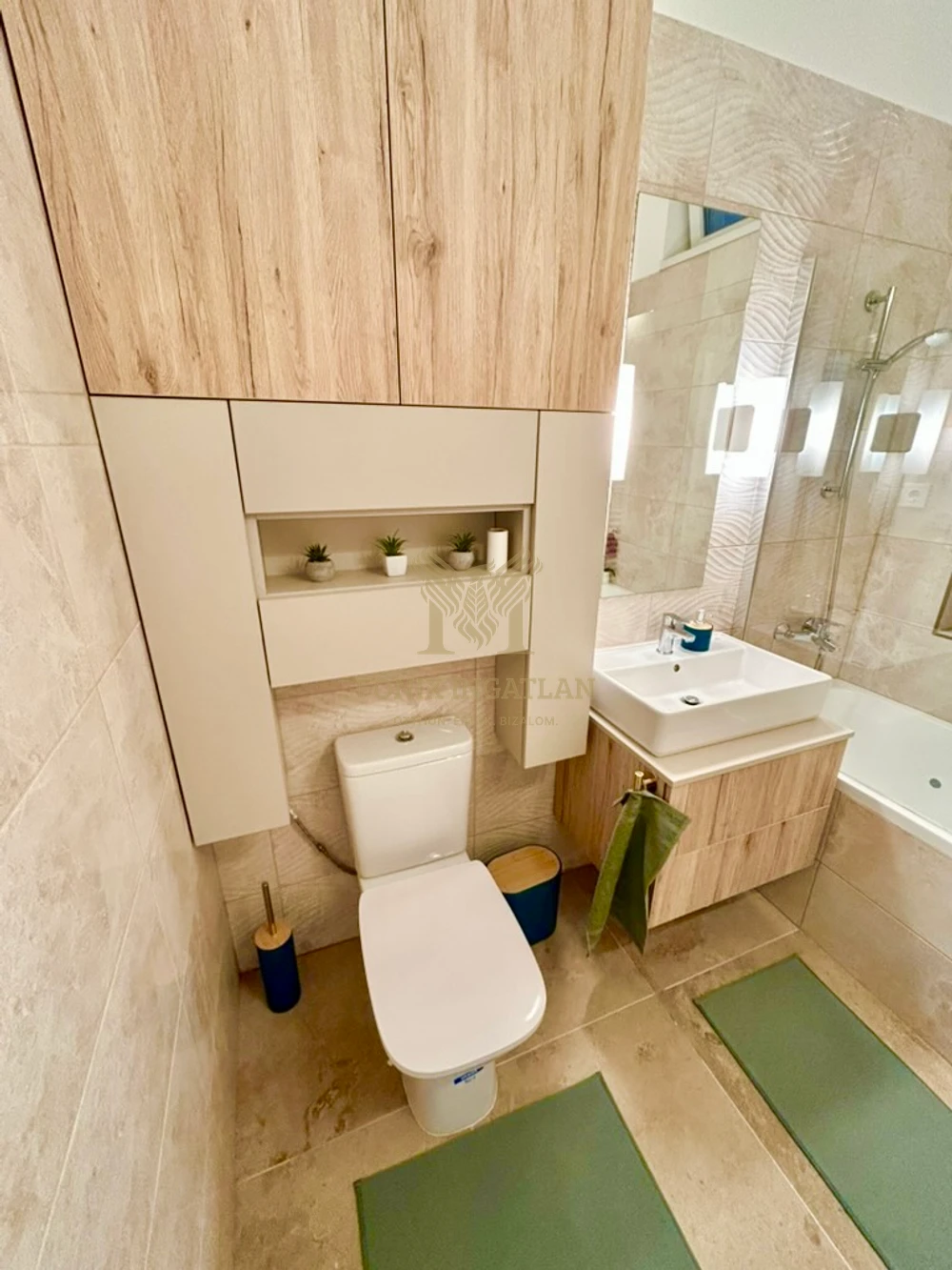 FREKVENTÁLT BELVÁROSI ELHELYEZKEDÉS – IGÉNYES, ESZTÉTIKUS BERENDEZÉS