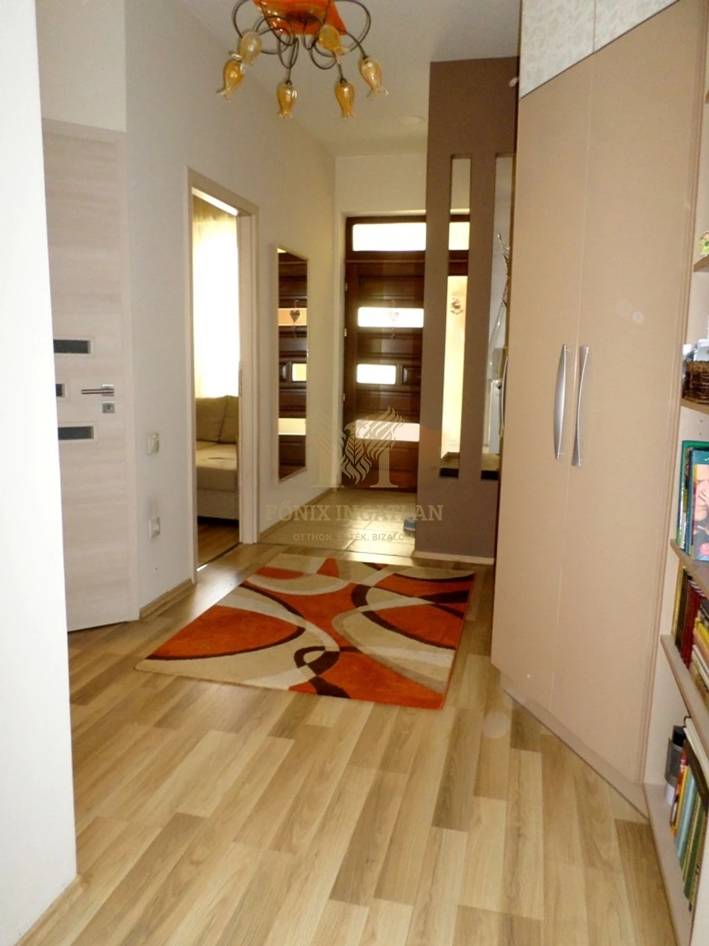 Duplakomfortos, modern, felújított lakás Angyalöld szívében