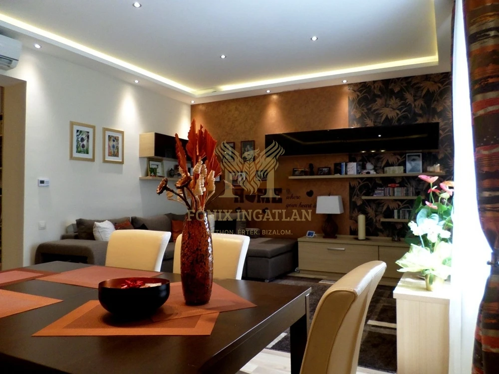 Duplakomfortos, modern, felújított lakás Angyalöld szívében