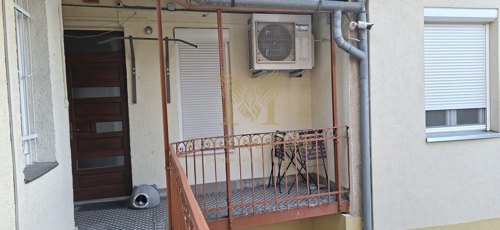 Duplakomfortos, modern, felújított lakás Angyalöld szívében