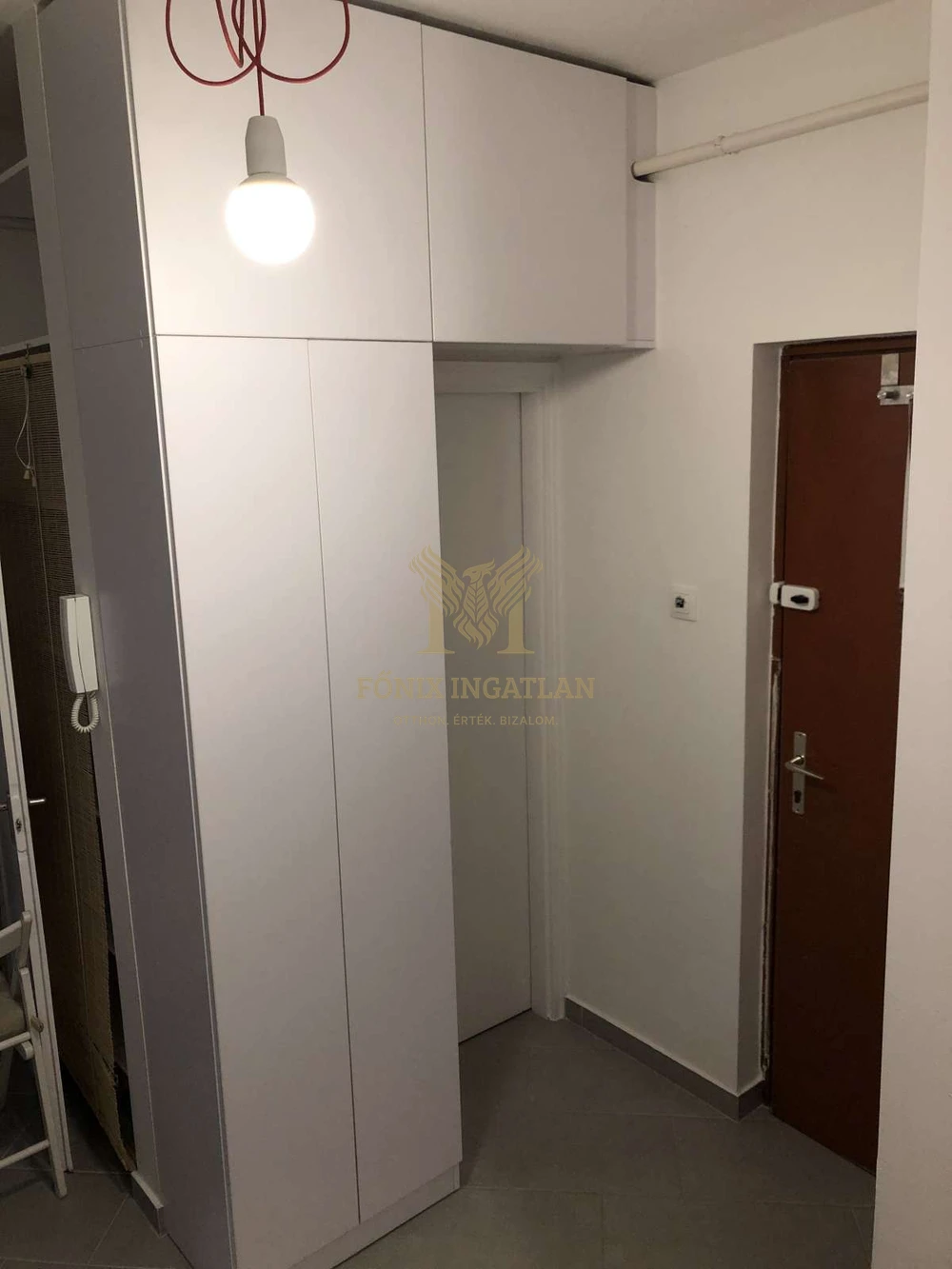 ELADÓ lakás Vácon fiatal pároknak, befektetőknek egyaránt