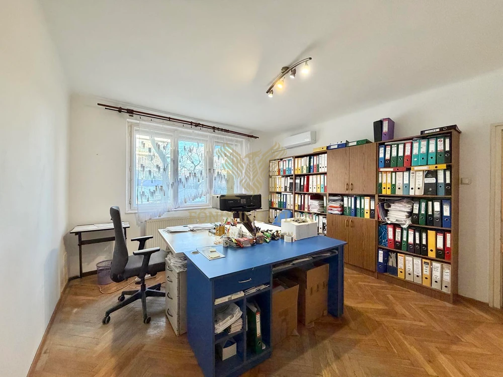 Zseniális lokációval lakás eladó a Fehérvári úton