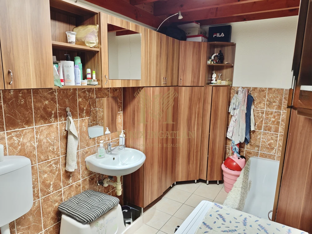 Ritka lehetőség Szigethalmon – rezsibarát, klímás, 3 szobás sorházi lakás - zsákutcában