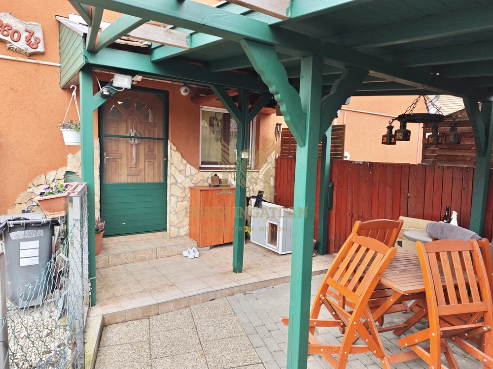 Ritka lehetőség Szigethalmon – rezsibarát, klímás, 3 szobás sorházi lakás - zsákutcában