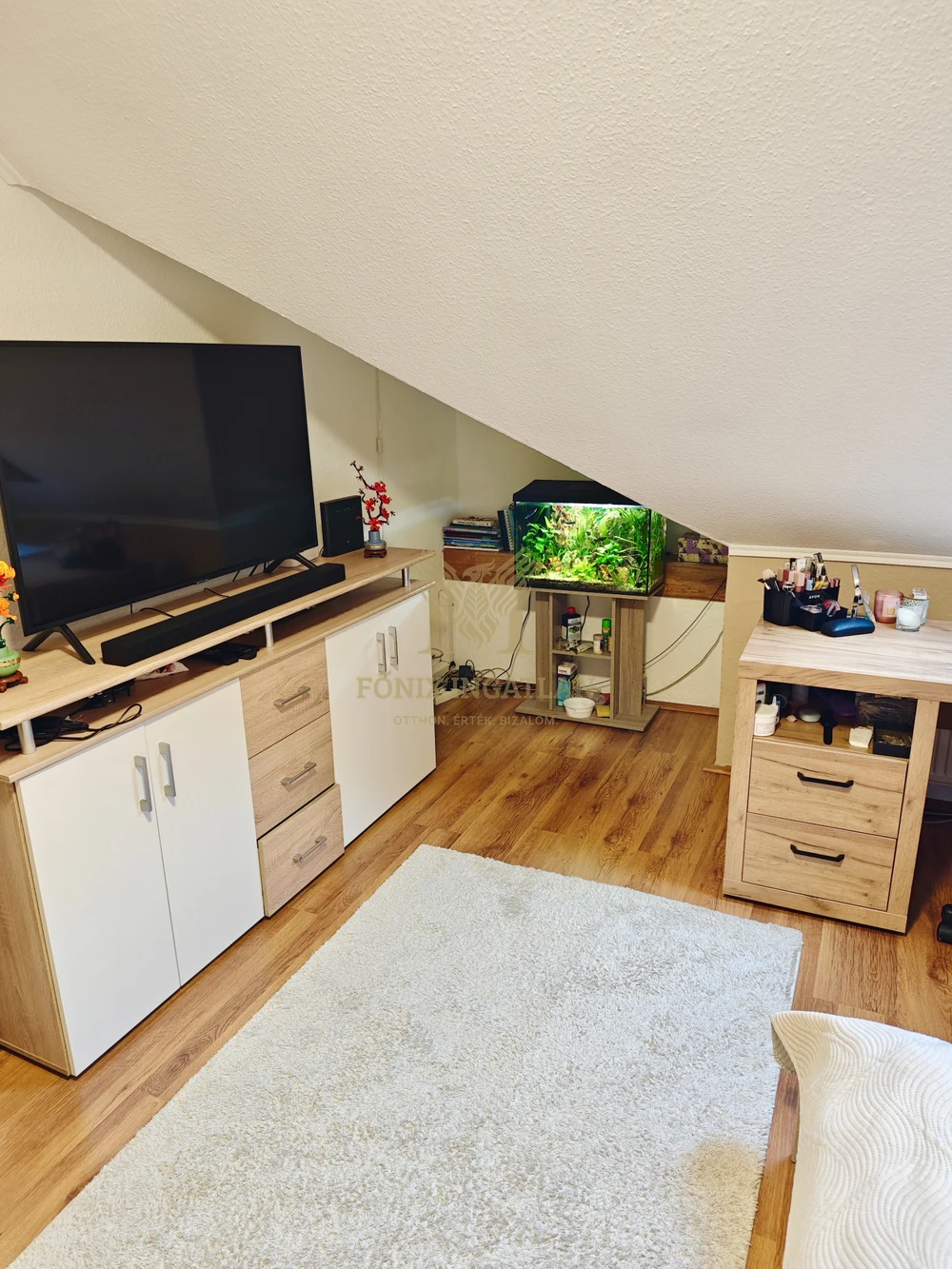 Ritka lehetőség Szigethalmon – rezsibarát, klímás, 3 szobás sorházi lakás - zsákutcában