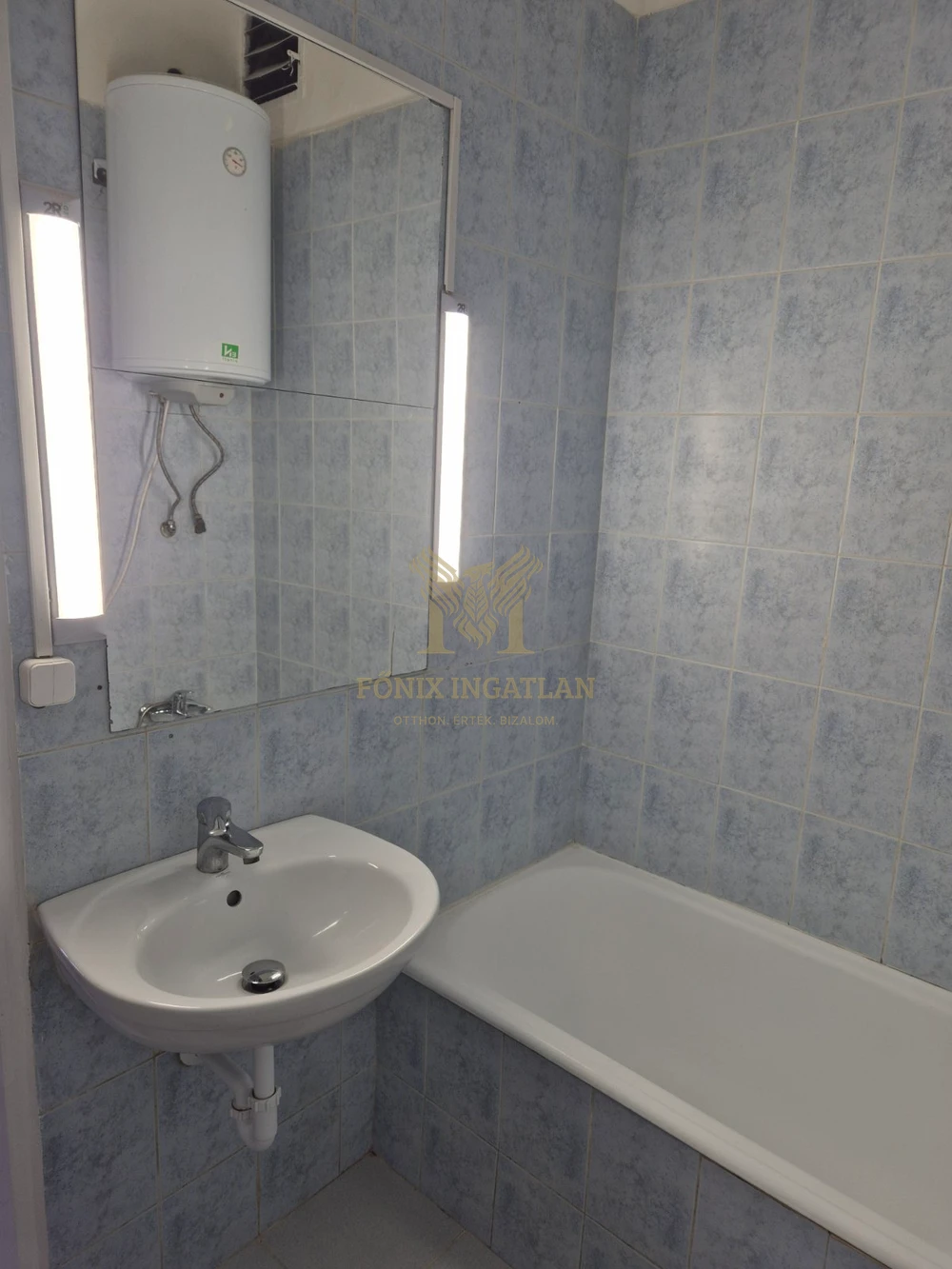 Világos, utcai téglalakás Budapesten-kiváló lokációval, 10 percre az Örs vezér terétől !