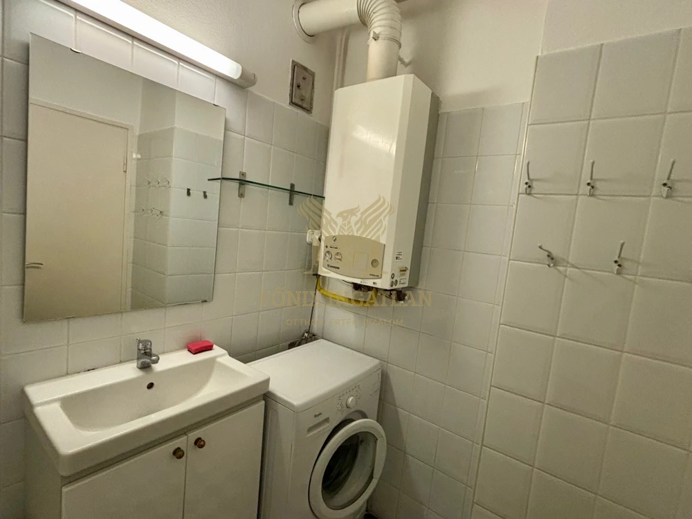 Hangulatos lakás eladó a Rózsadomb tetején