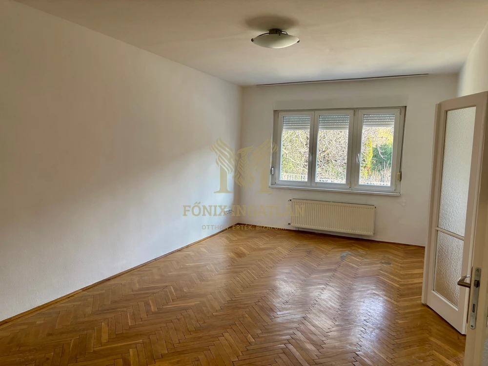 Hangulatos lakás eladó a Rózsadomb tetején