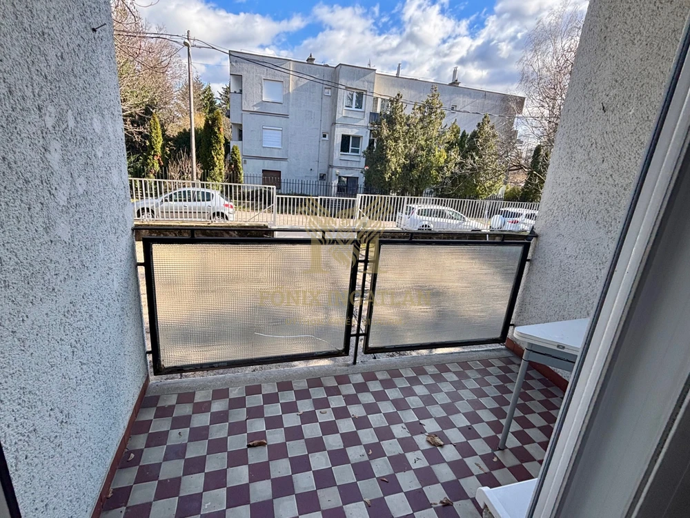 Hangulatos lakás eladó a Rózsadomb tetején