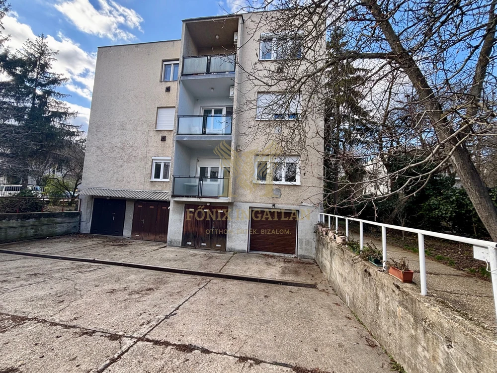 Hangulatos lakás eladó a Rózsadomb tetején