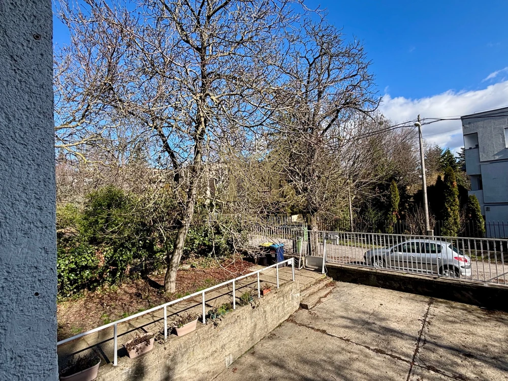 Hangulatos lakás eladó a Rózsadomb tetején