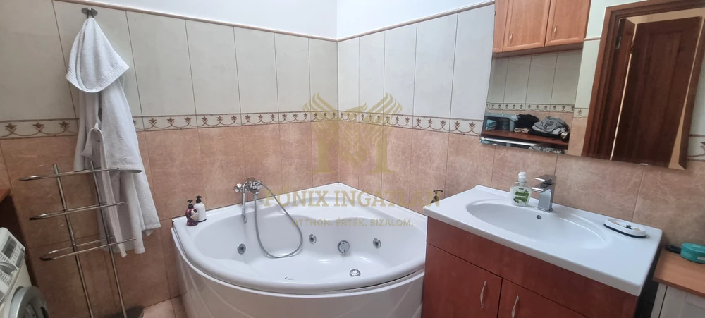 Hegyi Panoráma + Medence = Az Ön új otthona