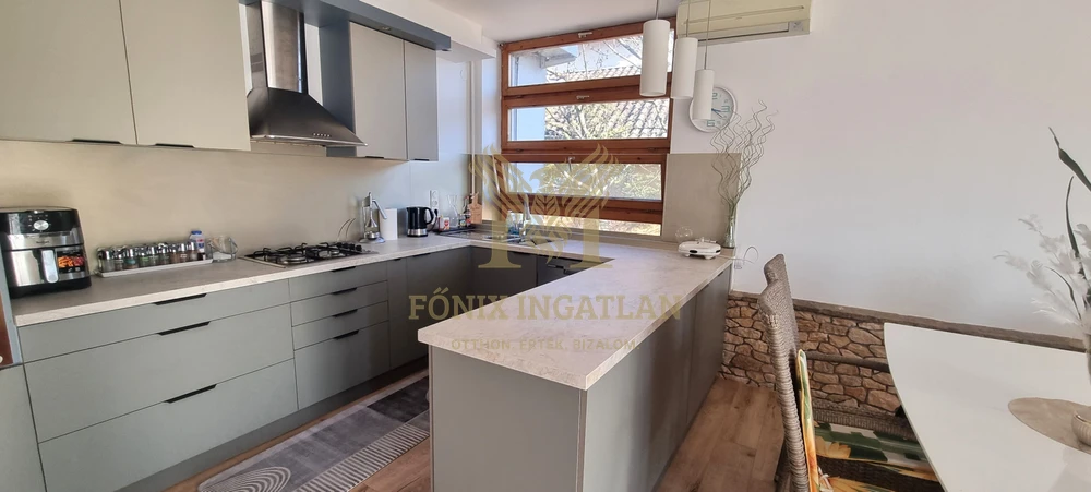 Hegyi Panoráma + Medence = Az Ön új otthona