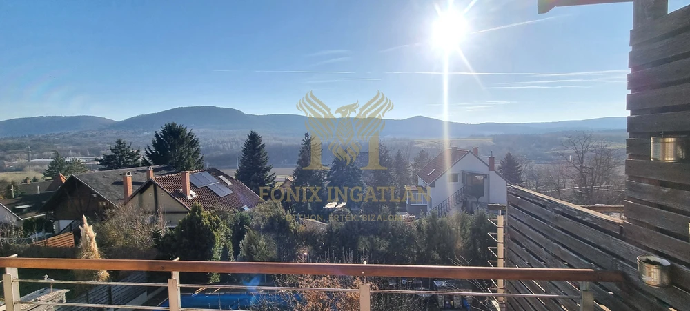 Hegyi Panoráma + Medence = Az Ön új otthona