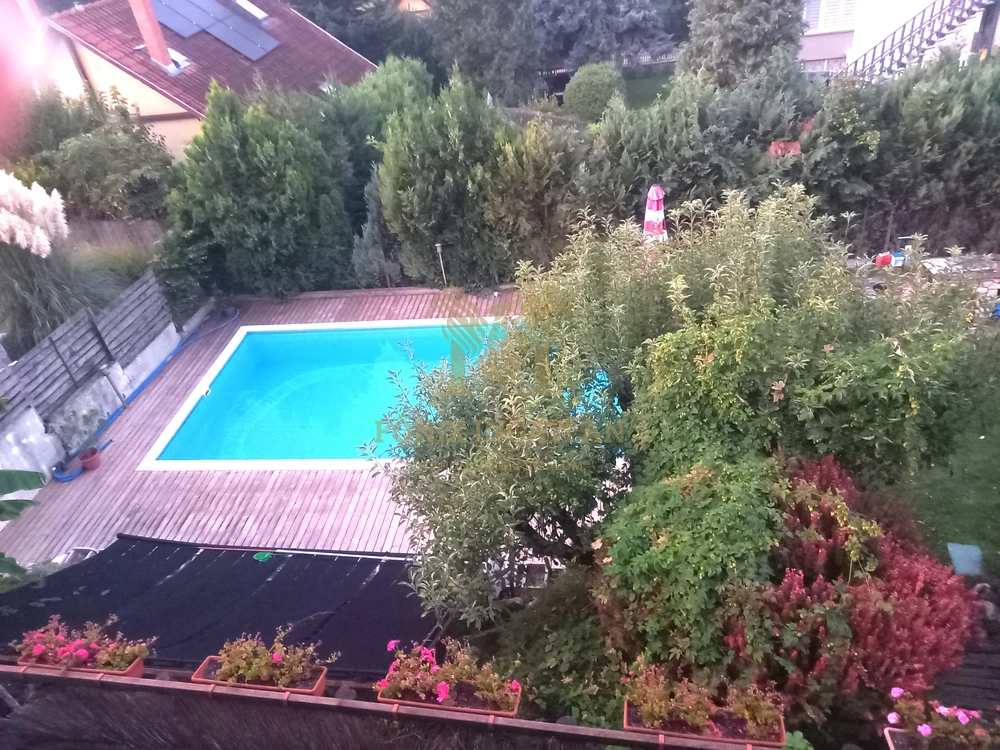 Hegyi Panoráma + Medence = Az Ön új otthona