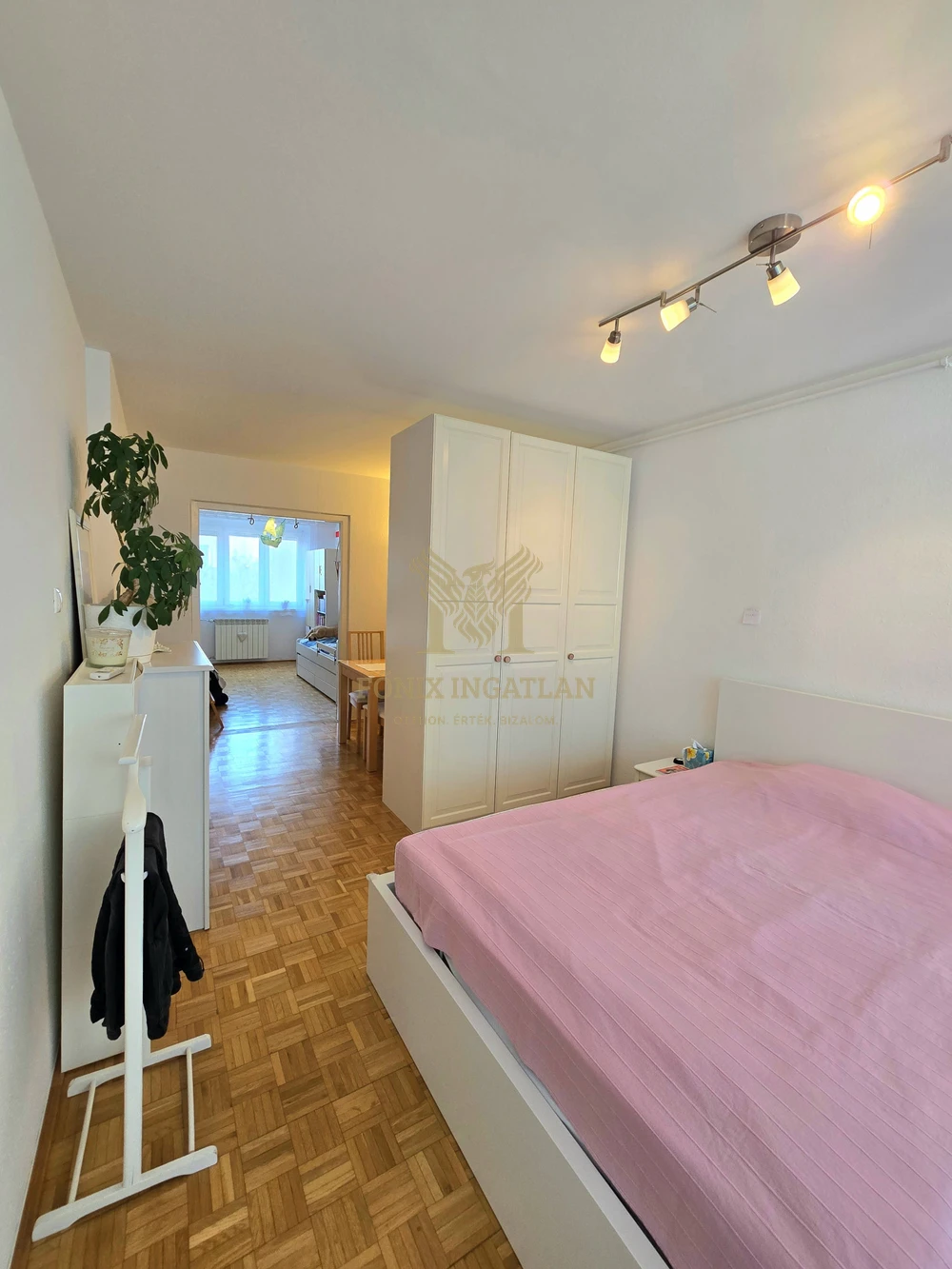 ÚJBUDA XI. kerület egyik legkedveltebb részén az Allende parkban Panelprogramos lakás eladó!