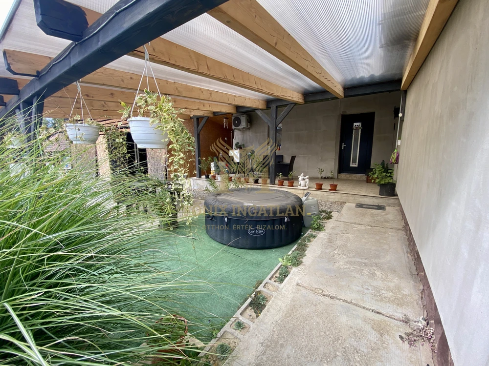 Tágas 100 nm-es családi ház eladó
