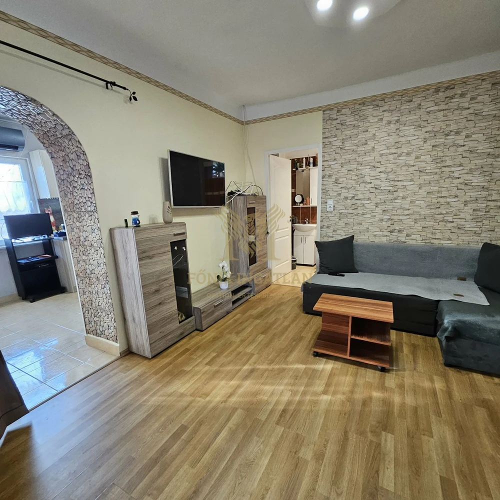 VIDÉKI NYUGALOM, NAGY TELEK, FELÚJÍTOTT OTTHON – KUNPESZÉREN!