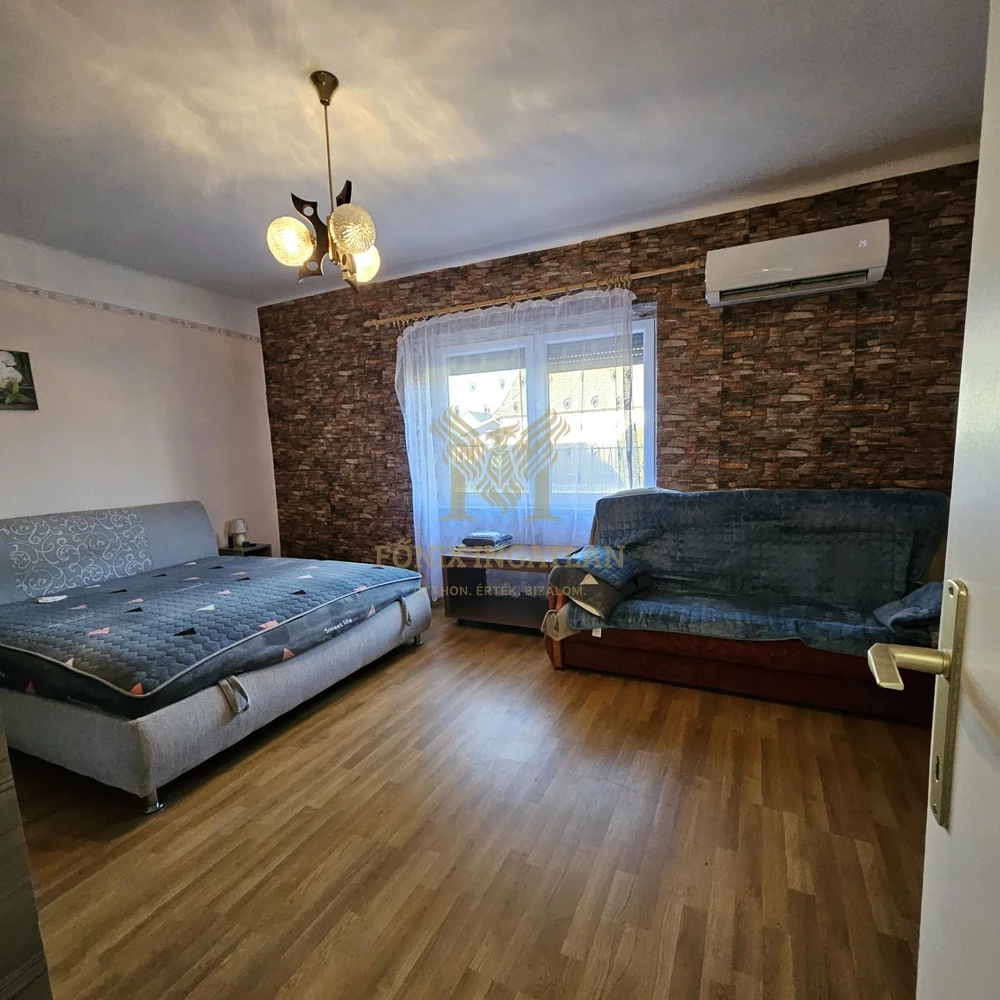 VIDÉKI NYUGALOM, NAGY TELEK, FELÚJÍTOTT OTTHON – KUNPESZÉREN!