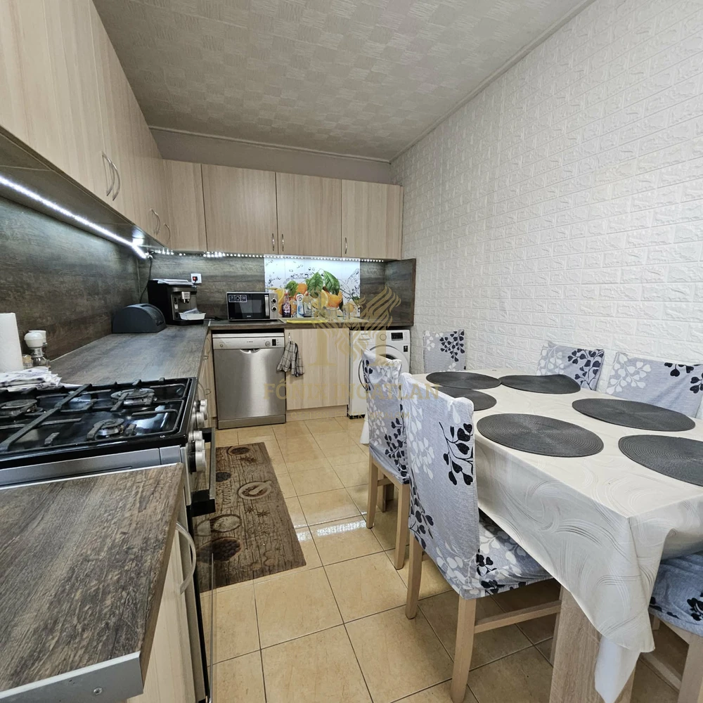 VIDÉKI NYUGALOM, NAGY TELEK, FELÚJÍTOTT OTTHON – KUNPESZÉREN!