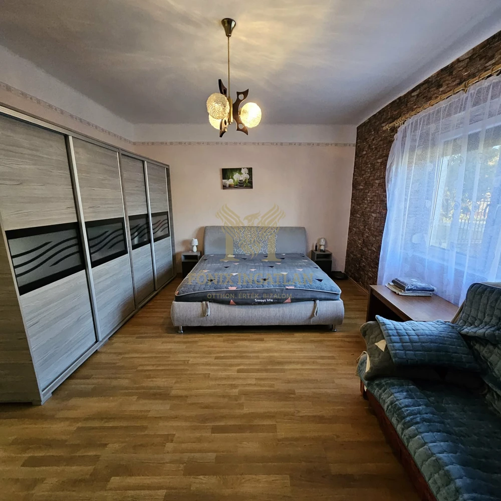 VIDÉKI NYUGALOM, NAGY TELEK, FELÚJÍTOTT OTTHON – KUNPESZÉREN!