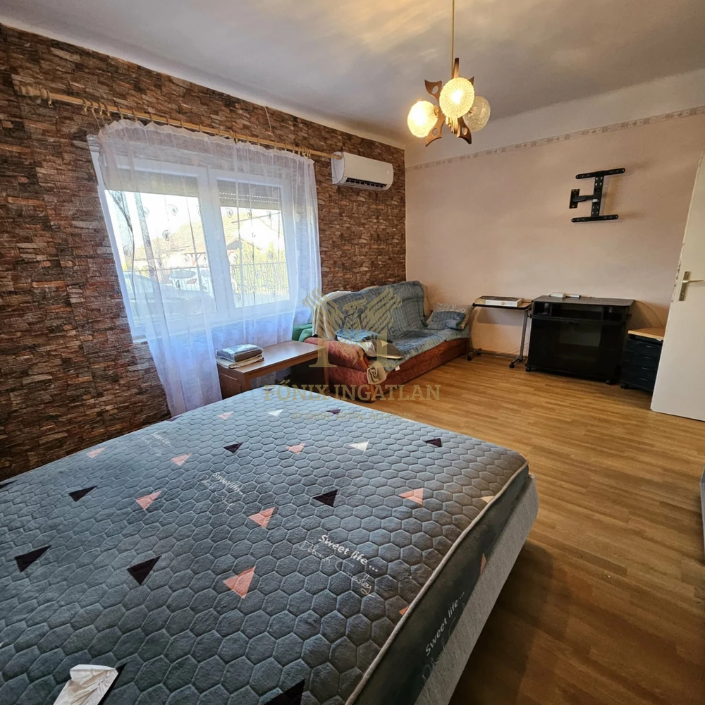 VIDÉKI NYUGALOM, NAGY TELEK, FELÚJÍTOTT OTTHON – KUNPESZÉREN!