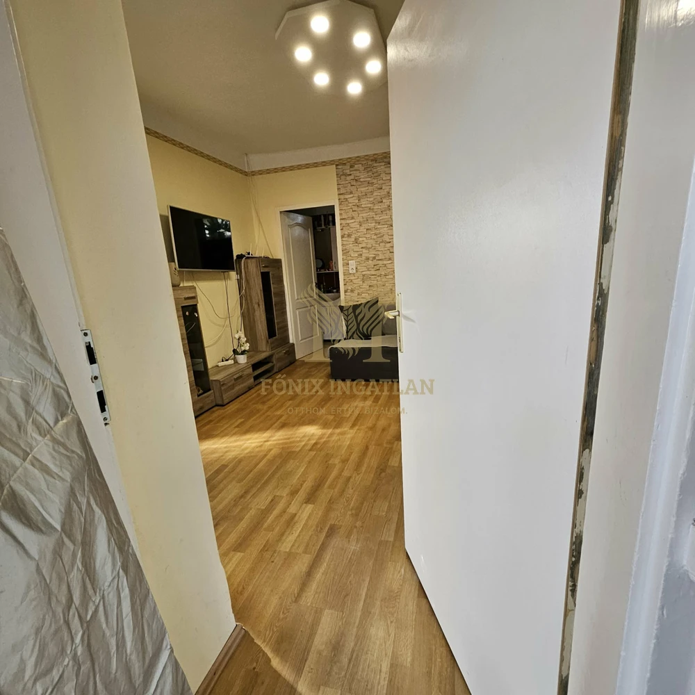 VIDÉKI NYUGALOM, NAGY TELEK, FELÚJÍTOTT OTTHON – KUNPESZÉREN!