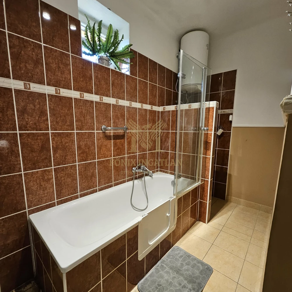 VIDÉKI NYUGALOM, NAGY TELEK, FELÚJÍTOTT OTTHON – KUNPESZÉREN!