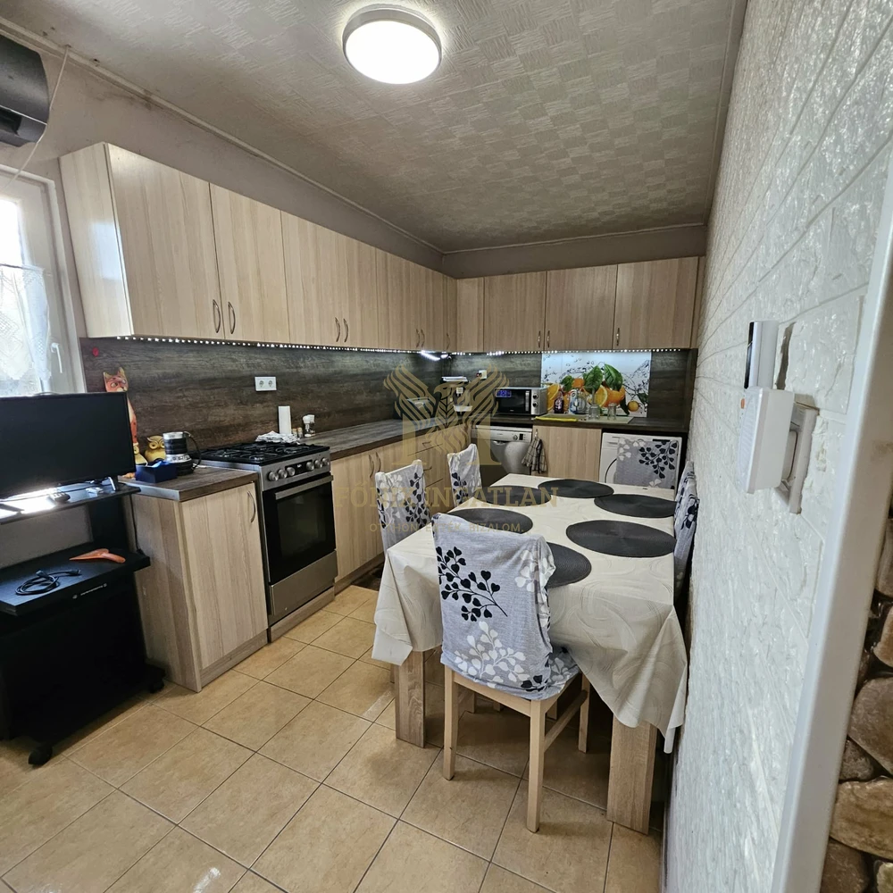 VIDÉKI NYUGALOM, NAGY TELEK, FELÚJÍTOTT OTTHON – KUNPESZÉREN!