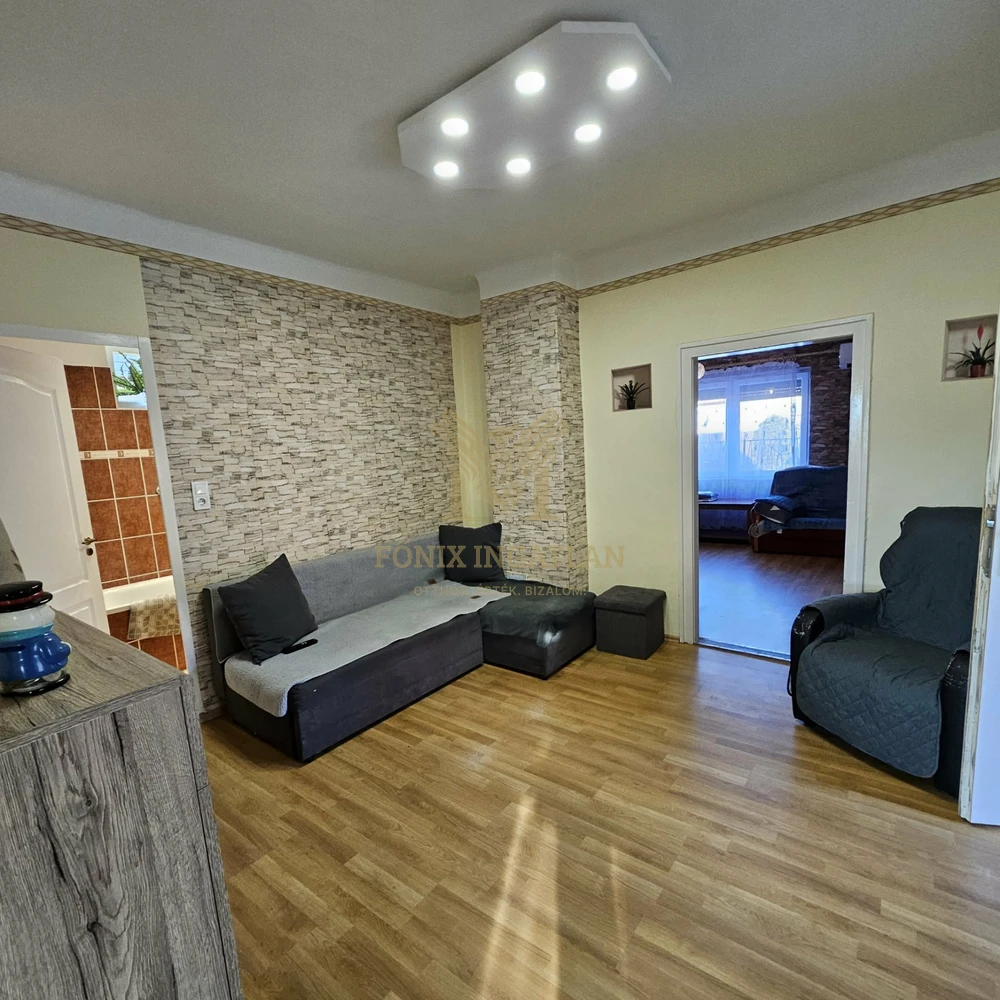 VIDÉKI NYUGALOM, NAGY TELEK, FELÚJÍTOTT OTTHON – KUNPESZÉREN!