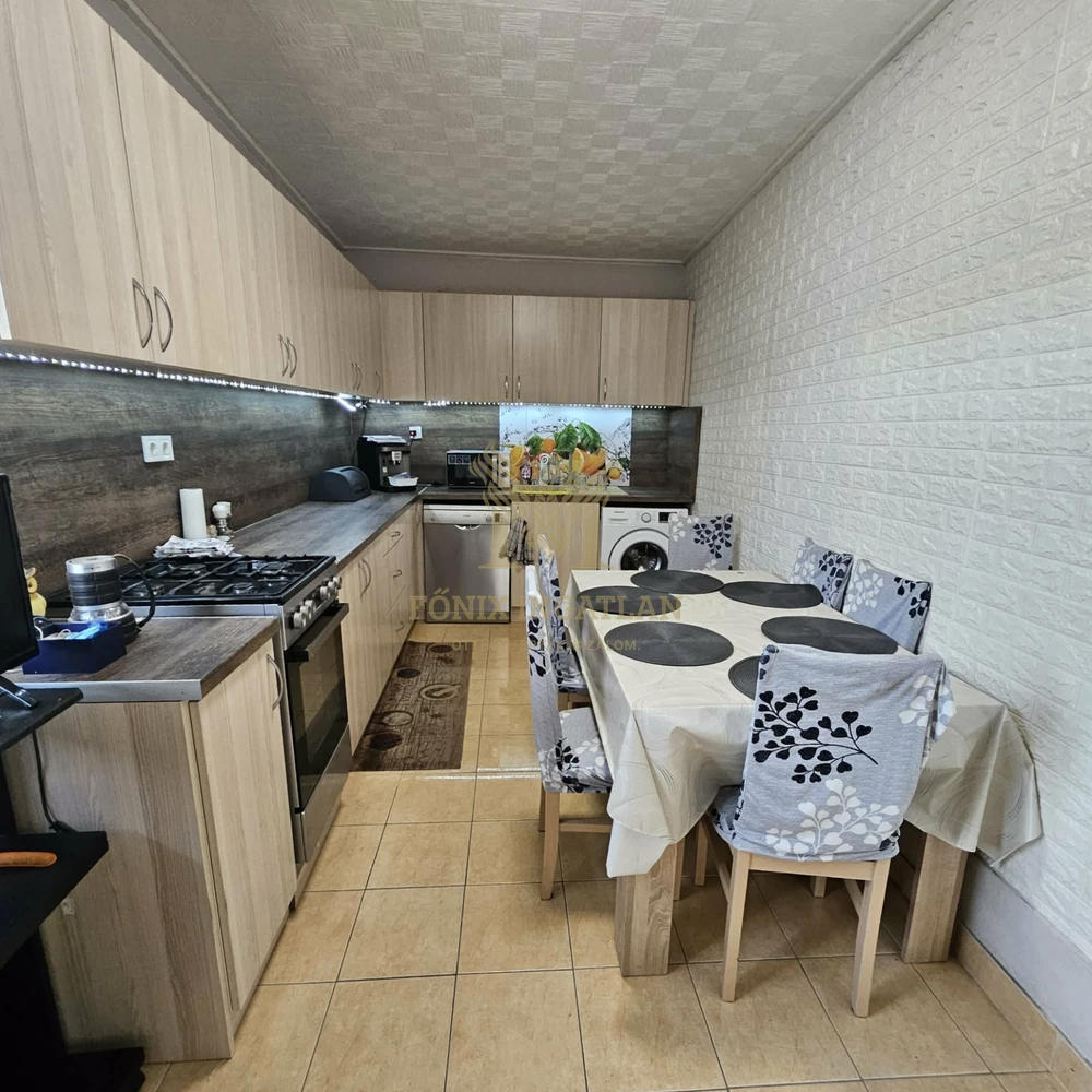 VIDÉKI NYUGALOM, NAGY TELEK, FELÚJÍTOTT OTTHON – KUNPESZÉREN!