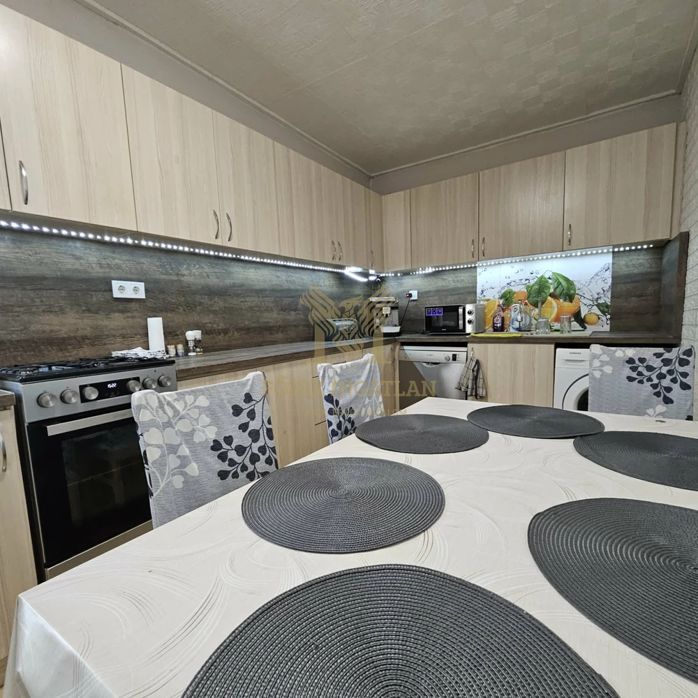 VIDÉKI NYUGALOM, NAGY TELEK, FELÚJÍTOTT OTTHON – KUNPESZÉREN!