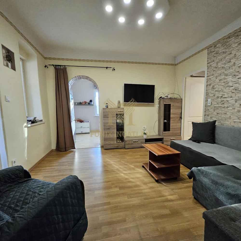 VIDÉKI NYUGALOM, NAGY TELEK, FELÚJÍTOTT OTTHON – KUNPESZÉREN!